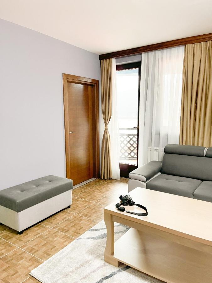 Apartments & Rooms Brijest Плав Екстериор снимка